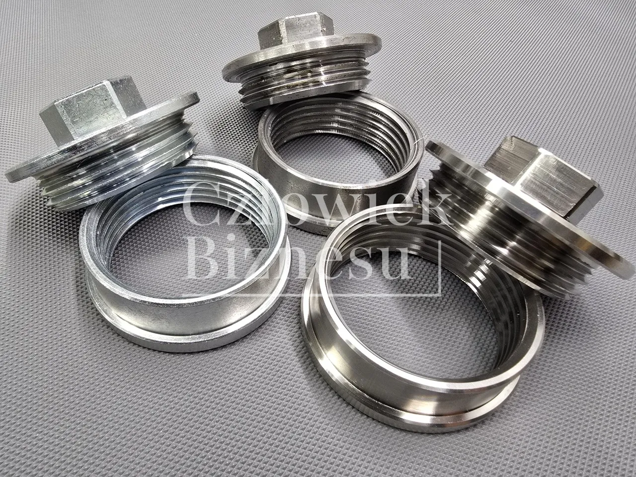 Jak króćce pomiarowe do kominów przemysłowych wpływają na dokładność analiz emisji spalin?