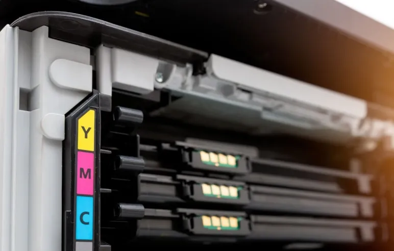 Jak sprawdzić, czy producent tonerów ma doświadczenie w obsłudze klientów z Twojej branży